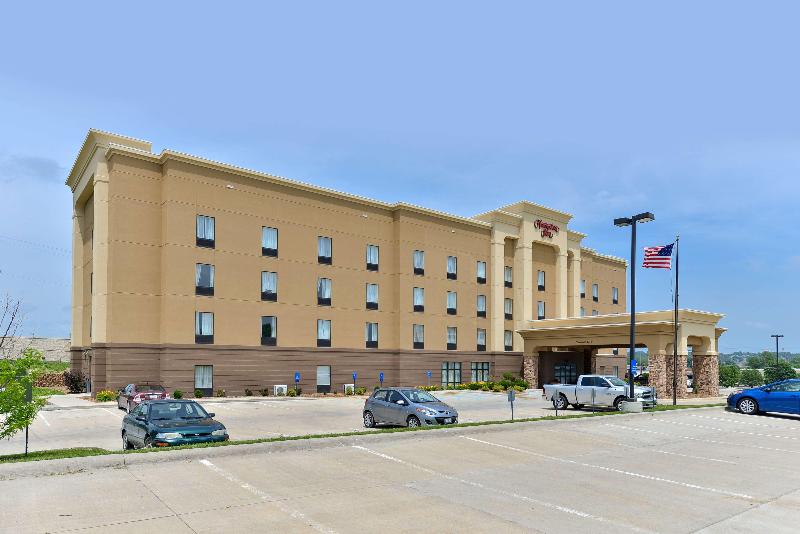 Hampton Inn Ottumwa - photo 15