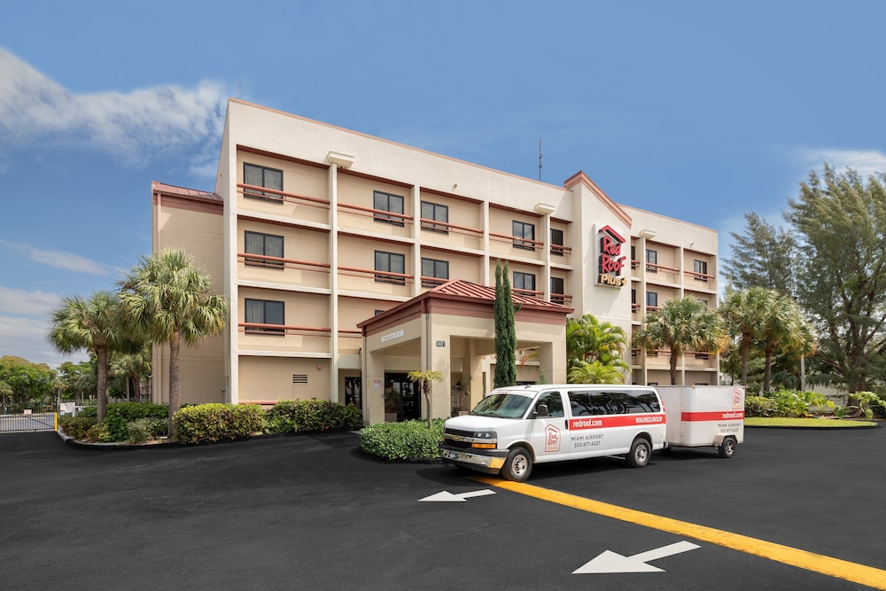 Red Roof Inn PLUS Miami Airport - photo 28
