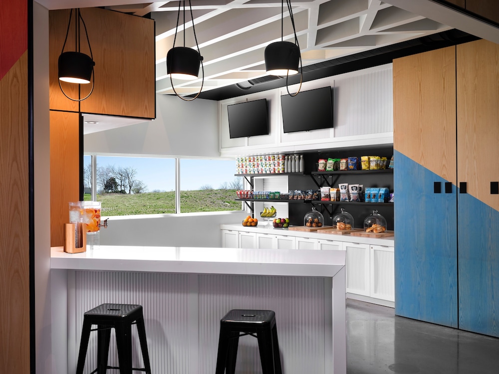 Aloft Knoxville West - photo 19