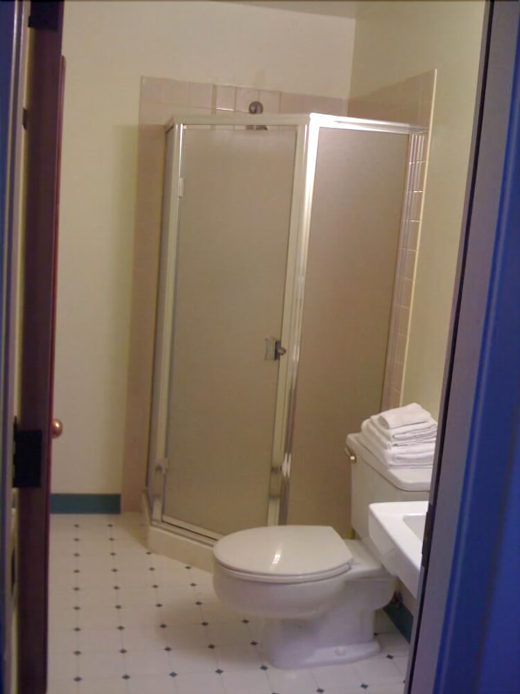 Chelsea Inn Hotel - photo 22