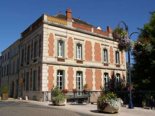 Les Balcons de la Seugne — hotel in Pons