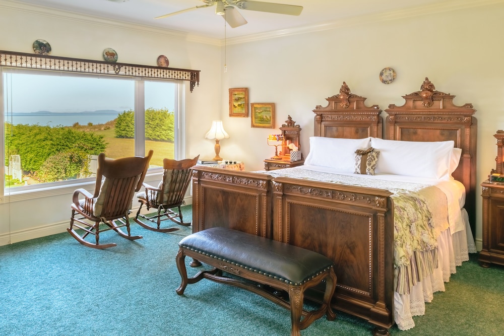Sea Cliff Gardens Bed & Breakfast — 4-Star Luxury Hotel in Port Angeles, United States