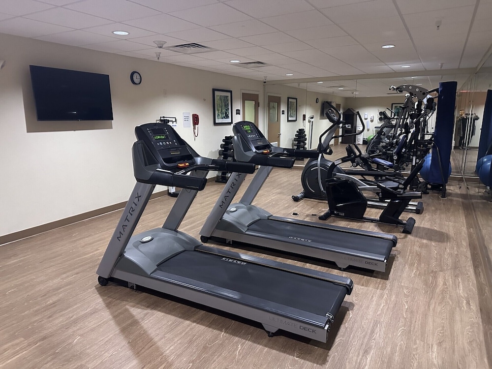 Staybridge Suites Minot by IHG - photo 46