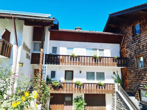 Ferienwohnungen Sommer — 4-Star Luxury Hotel in Bayerisch Gmain, Germany