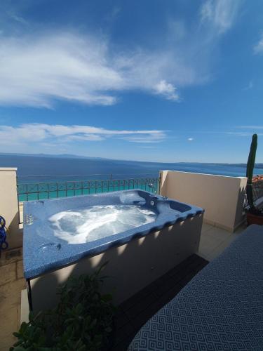 On the rock afytos — 4-Star Luxury Hotel in Afytos, Greece
