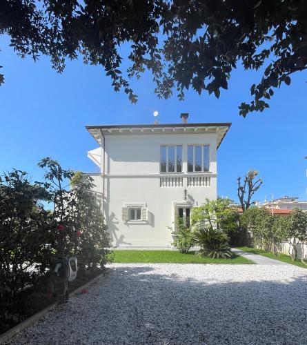 Villa Chiara class aparthotel - last minute hotel in Unknown City