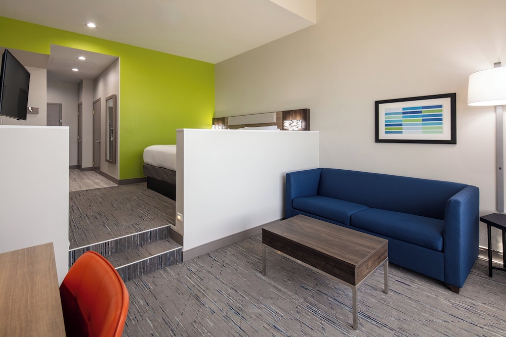 Holiday Inn Express Hotel & Suites Ventura by IHG - photo 12