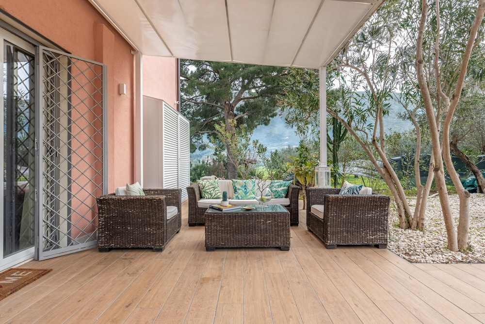 Villa Giovanna con Piscina — 4-Star Luxury Hotel in Castellammare Del Golfo, Italy