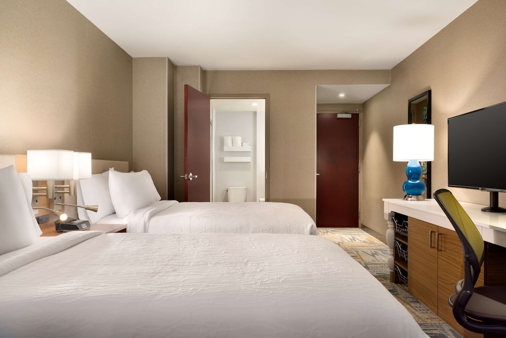 Hilton Garden Inn New York Times Square South - photo 13