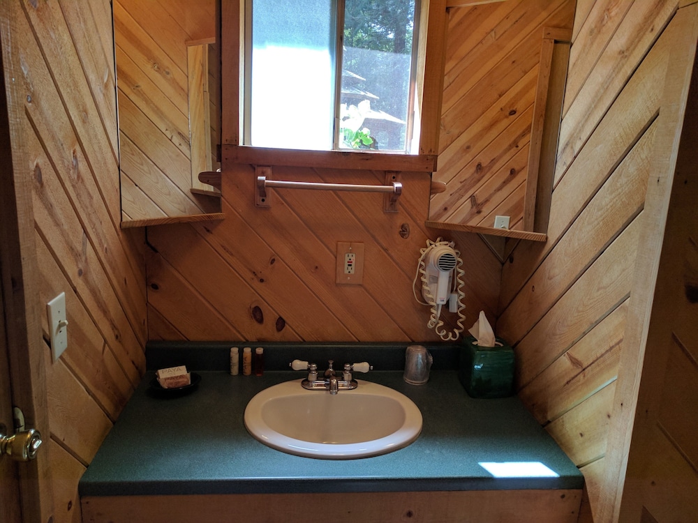 Emerald Forest Cabins - photo 131