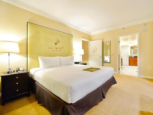Amalz 1 Bedroom 2 Bathroom Balcony Suites at Mgm Signature