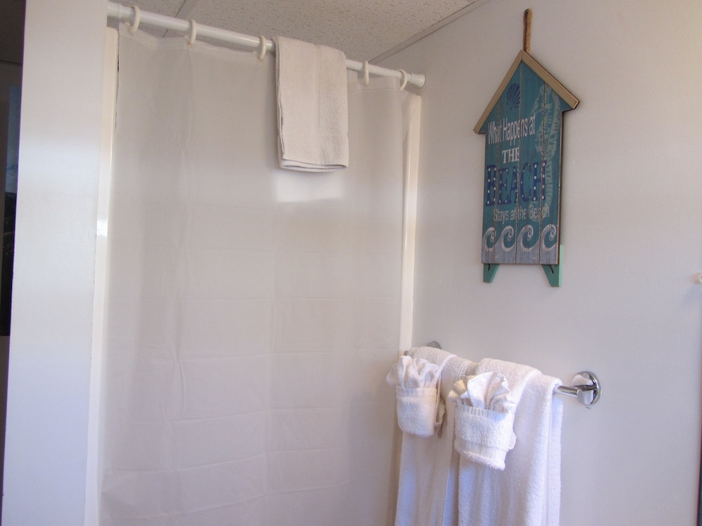 Green Dolphin Motel - photo 49