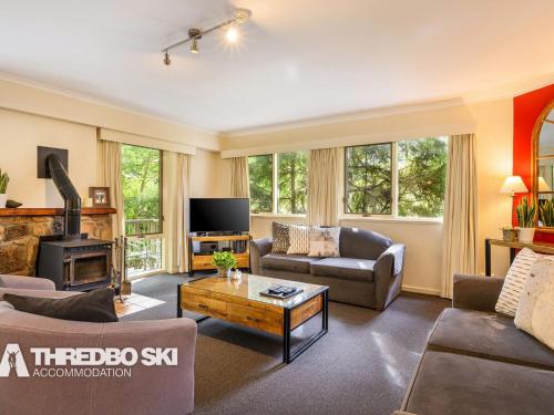 Sequoia 4 - carbon neutral hotel in Unknown City