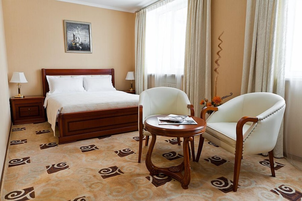 Richmond Hotel — hotel in Yekaterinburg