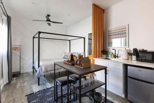 Vibe on the Patio at a Modern Luxury Studio near LAX Beach — 4-Star Luxury Hotel in Los Angeles, United States
