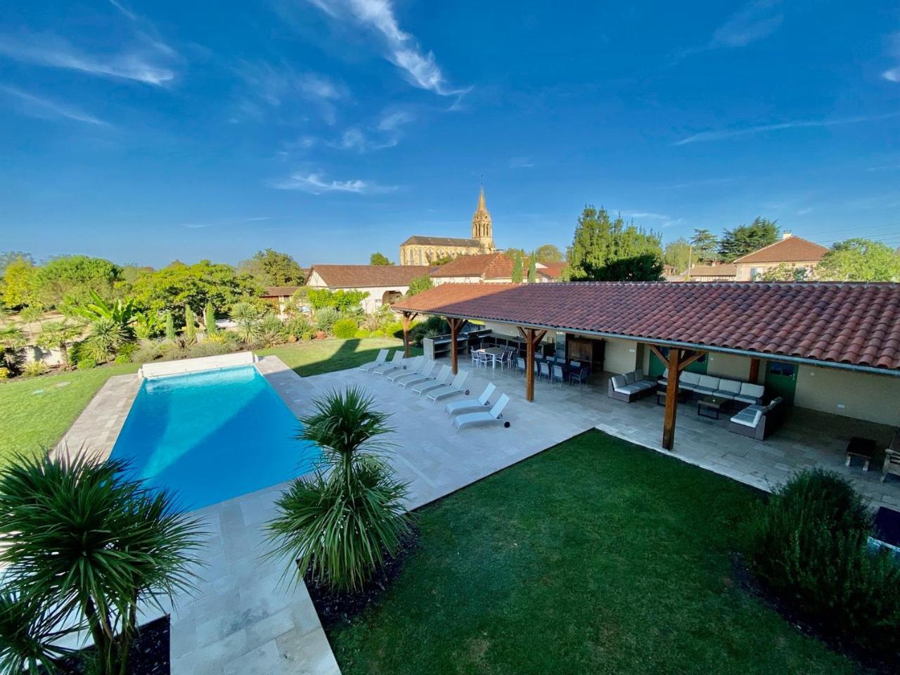 Large House Near Marciac & Heated Salt Water Pool — 4-Star Luxury Hotel in Plaisance, France