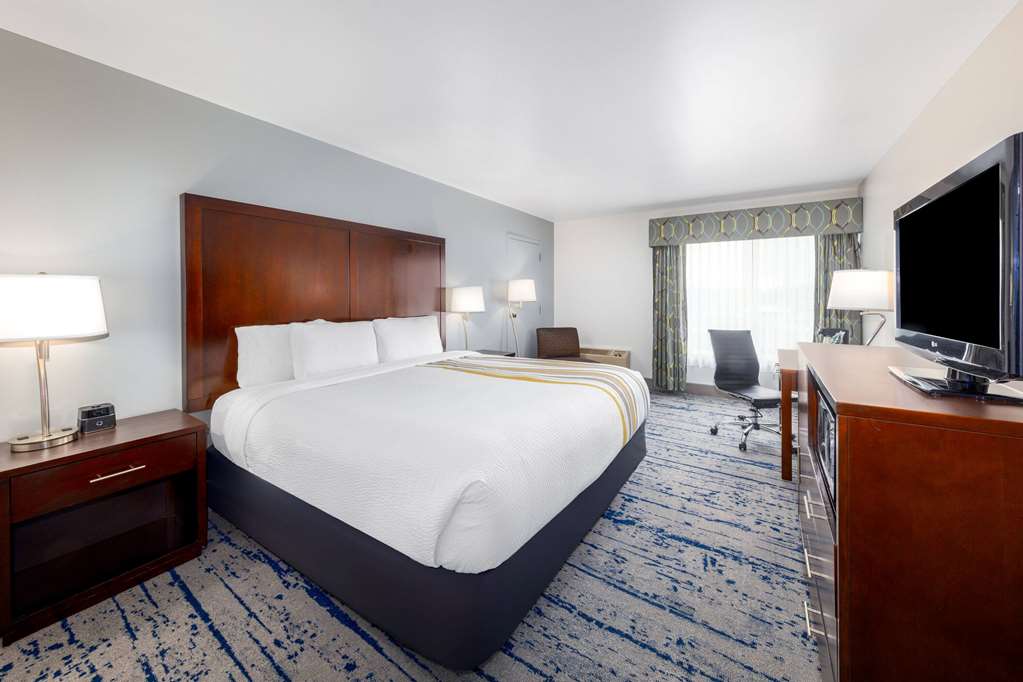 La Quinta Inn by Wyndham Lynnwood - photo 13