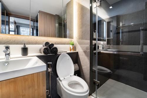 5 star Luxurious 1BD apt King Bed Thong Lor