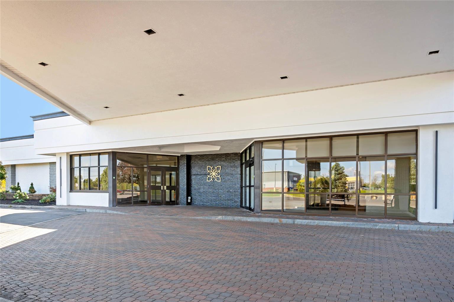 The Lux Hotel & Conference Center an Ascend Collection Hotel - photo 2