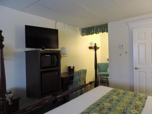 Plaza Motor Motel - photo 19