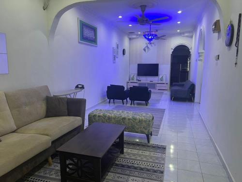 Nilai Bronizam Homestay — 4-Star Luxury Hotel in Kampung Baharu Nilai, Malaysia