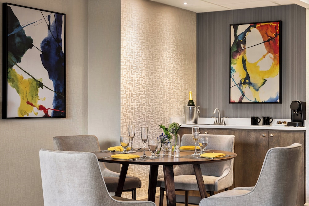 Crowne Plaza Edison by IHG - photo 14