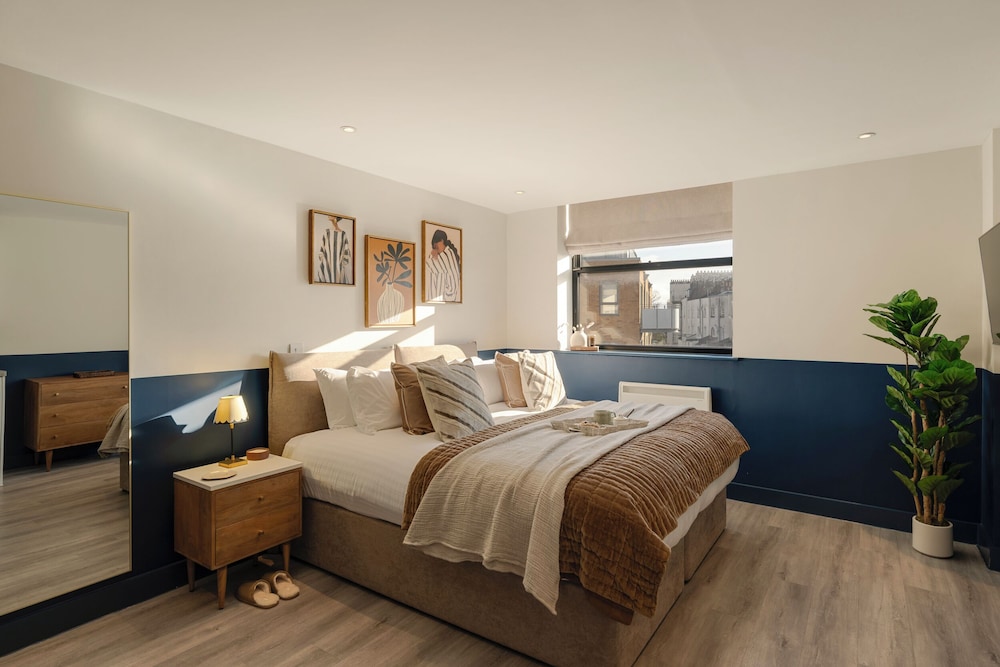 Your Apartment I Clifton Village — 4-Star Luxury Hotel in Bristol, United Kingdom