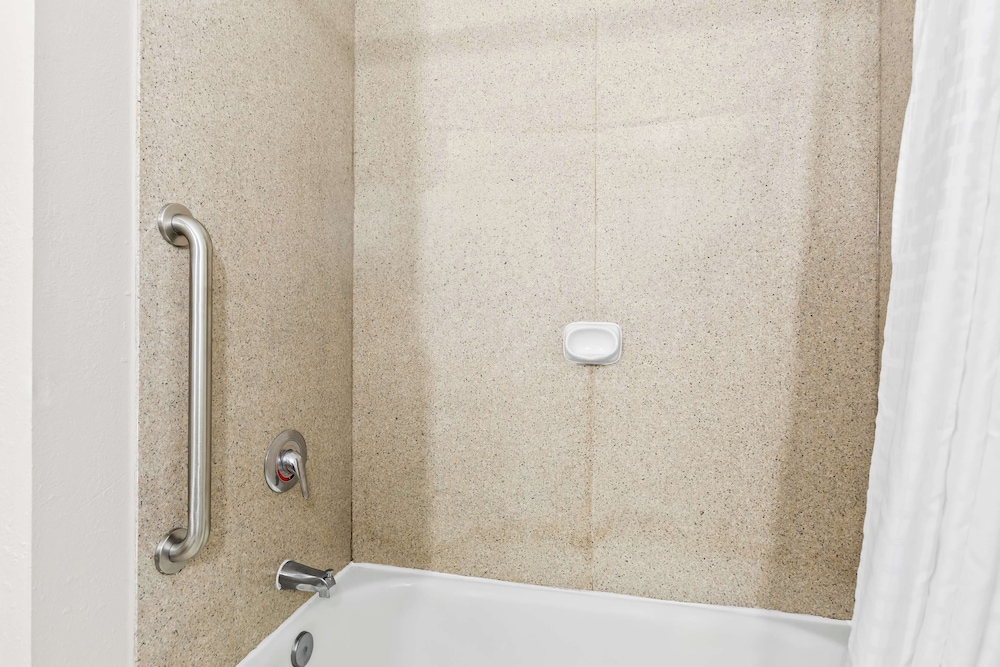 Sonesta Essential Beaumont - photo 8
