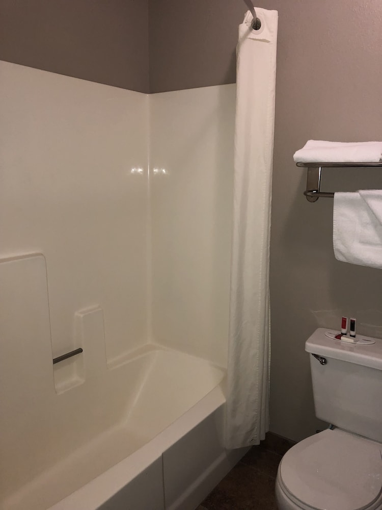 Super 8 by Wyndham Pocatello - photo 18