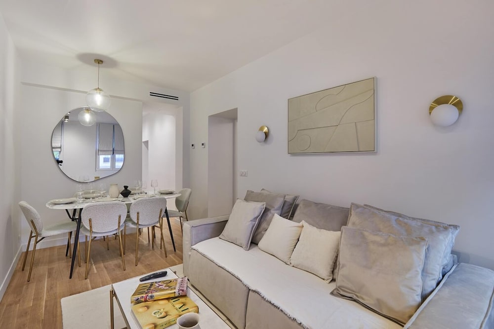 Superb Apartment in the Heart of Paris — 4-Star Luxury Hotel in Paris, France