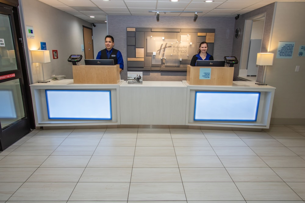 Holiday Inn Express Hotel & Suites Roseville Galleria Area by IHG - photo 133