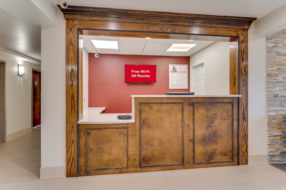 Red Roof Inn & Suites Newport Middletown RI - photo 4