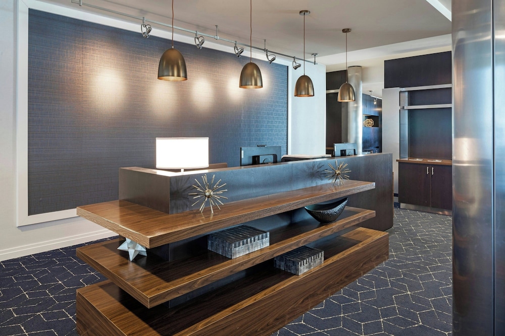 Courtyard by Marriott Long Beach Airport - photo 39