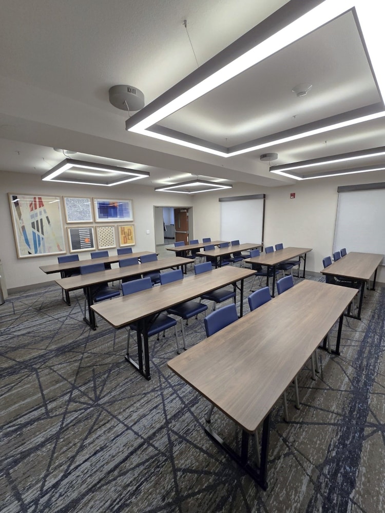 Holiday Inn Express Hotel & Suites Portland Jantzen Beach by IHG - photo 117