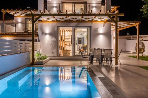 Agnontas Luxury Villas — 4-Star Luxury Hotel in Skopelos, Greece