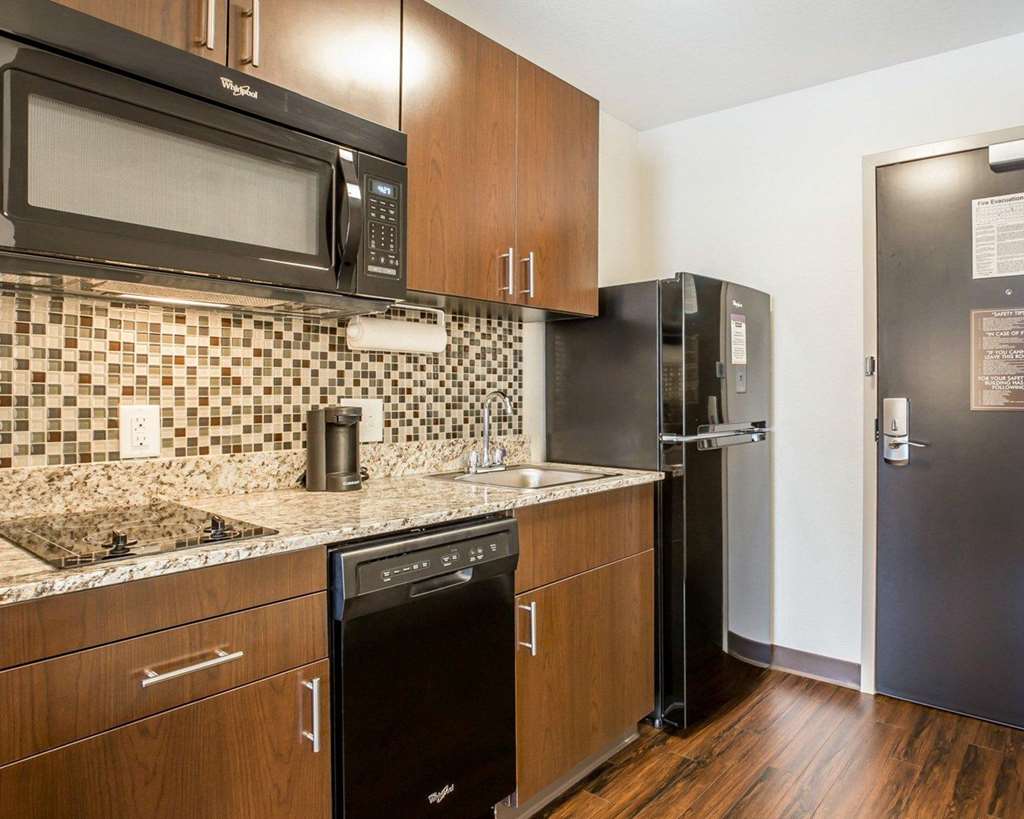 MainStay Suites Cartersville Emerson Lake Point - photo 13