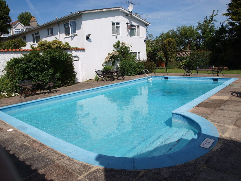 Dunchoille - carbon neutral hotel in Saint Peter Port