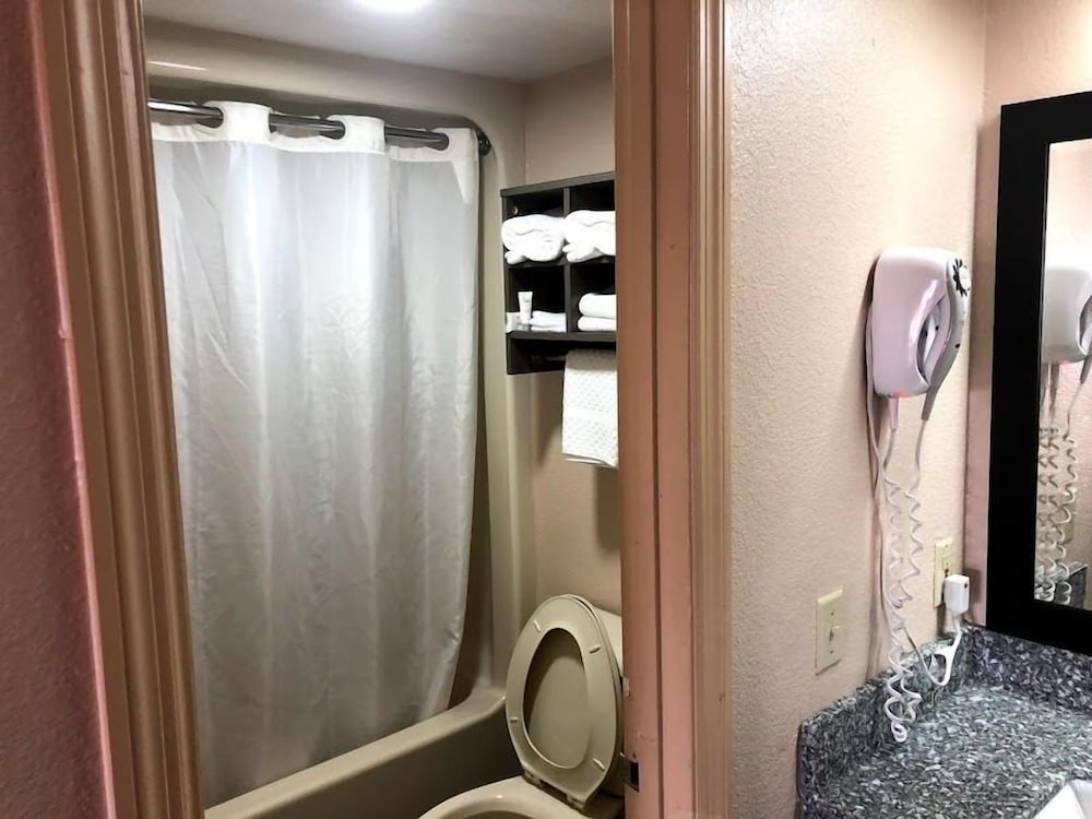 Legacy Inn Sumner - photo 24