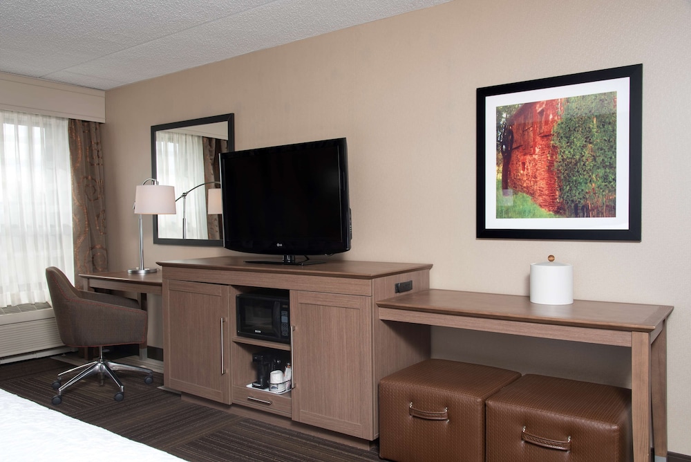 Hampton Inn Seymour - photo 11