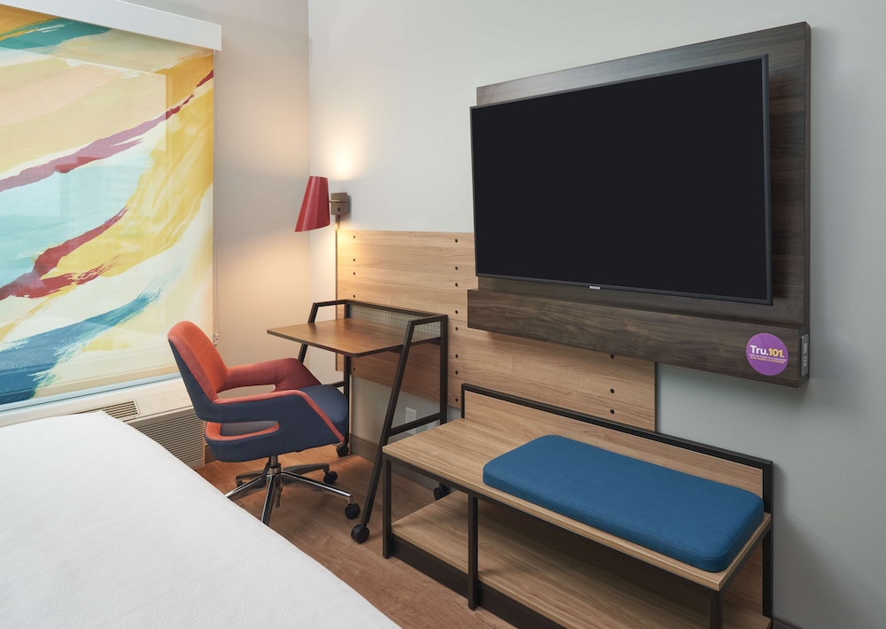 Tru By Hilton Pompano Beach Pier - photo 5