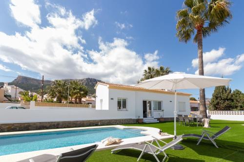 Villa Almendro Costa CarpeDiem — 4-Star Luxury Hotel in Calp, Spain