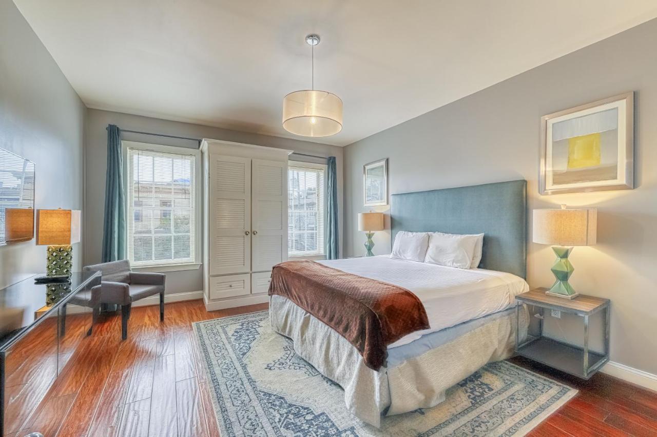 Savannah Lez Frederick: Gallery - last minute hotel in Savannah