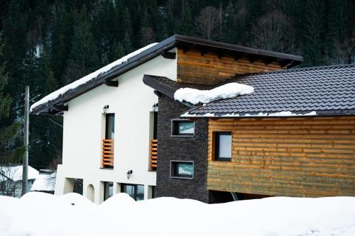 Cabana Flo - carbon neutral hotel in Unknown City