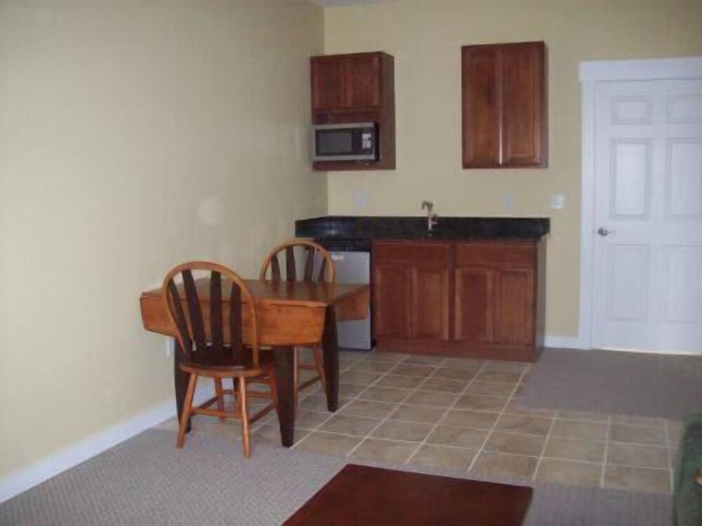 The Colonels Suites Unit 1 - photo 8