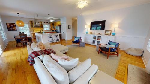 Miss Us Howl by Tybee Vacation Rentals — 4-Star Luxury Hotel in Tybee Island, United States