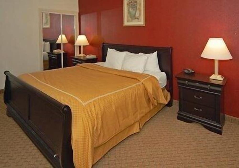 Comfort Suites Monroe - photo 11
