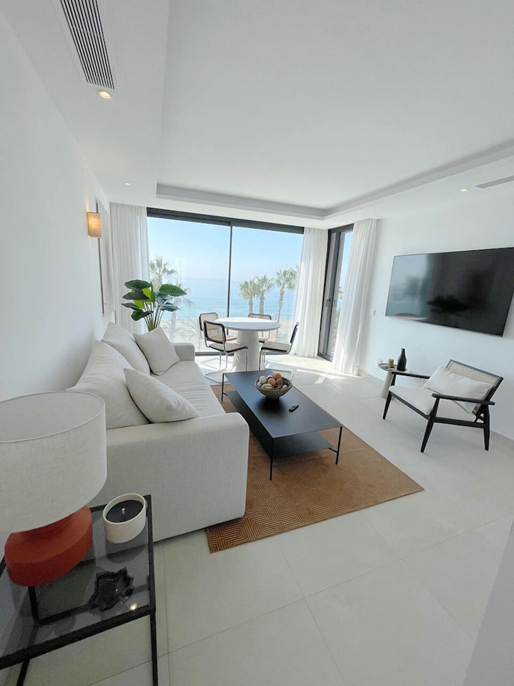 Apartamento LaViu 1Dormitorio — 4-Star Luxury Hotel in Estepona, Spain