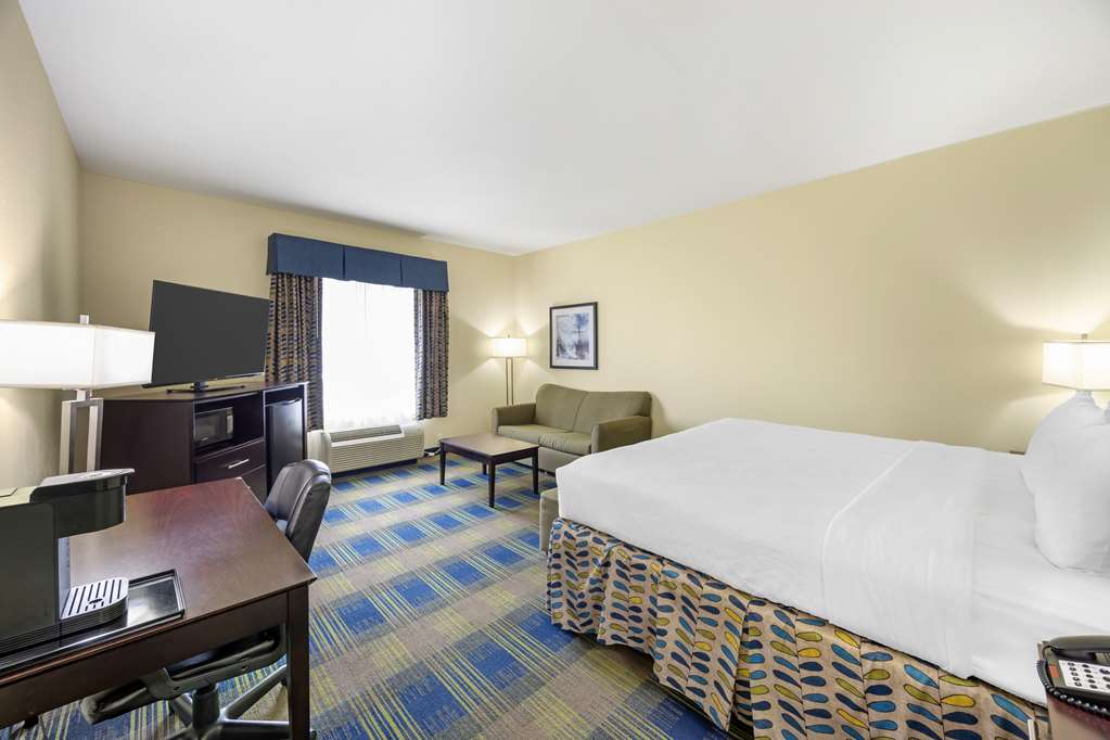 Best Western Plus Pratt - photo 31