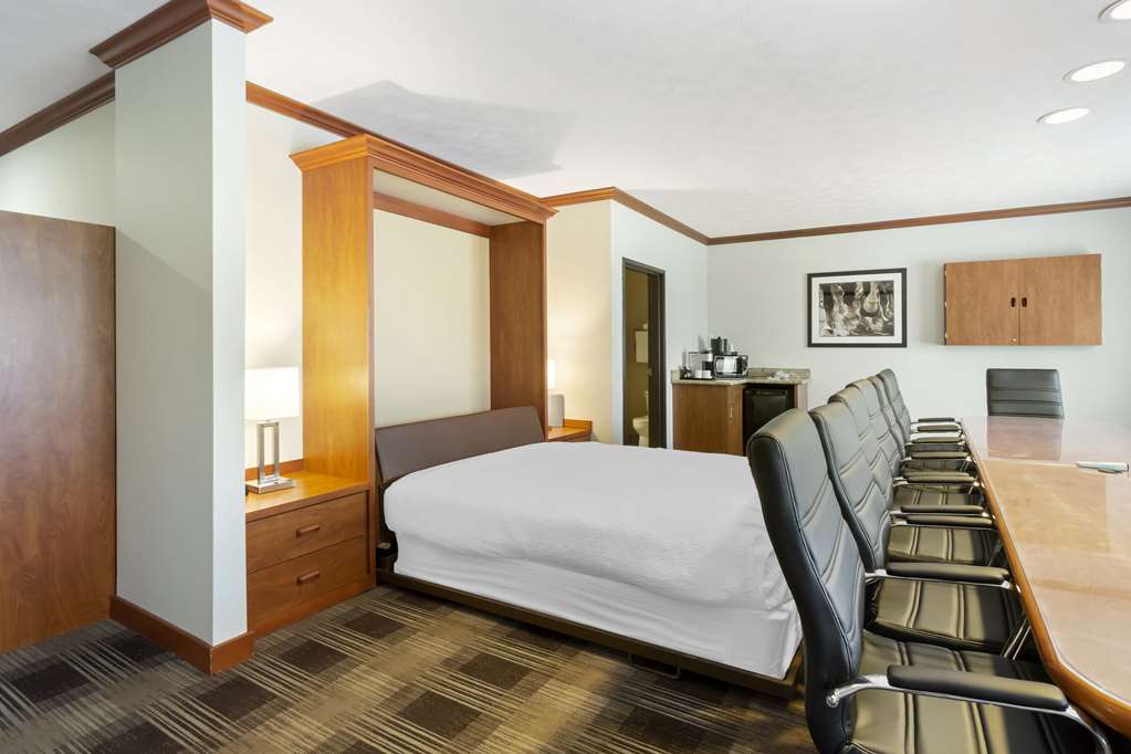 Best Western Plus The Inn at Horse Heaven - photo 30