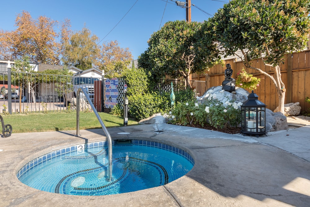 Solvang Inn and Cottages - photo 32